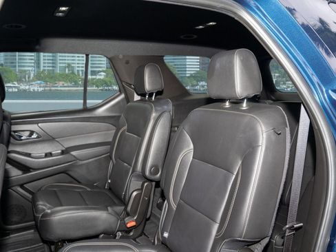 Used 2023 Chevrolet Traverse LT FWD image 18
