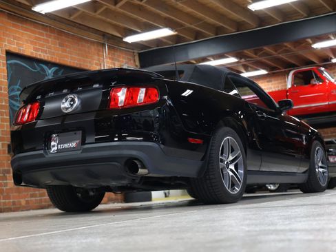 Used 2010 Ford Mustang Shelby GT500 image 39