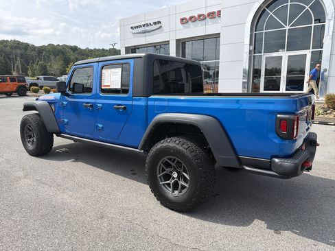 Used 2021 Jeep Gladiator Rubicon w/ Trailer Tow Package AWD/4WD image 11