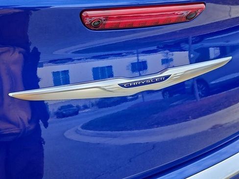 Used 2019 Chrysler 300 Touring w/ Chrome Appearance Package image 34