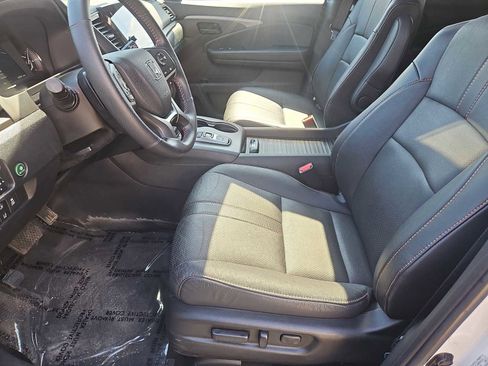 Certified 2023 Honda Passport TrailSport image 32