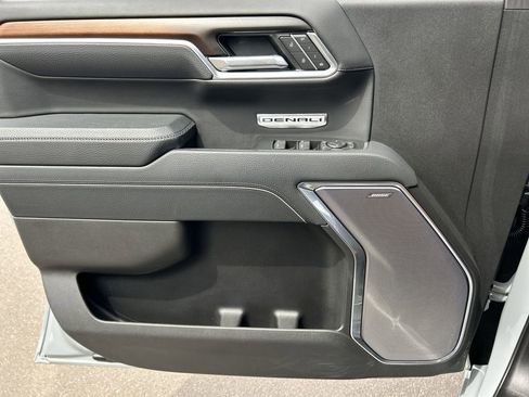 Used 2025 GMC Sierra 1500 Denali image 22