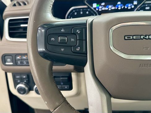 Used 2021 GMC Yukon XL Denali w/ Denali Ultimate Package AWD/4WD image 12