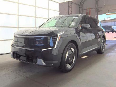 Used 2026 Kia EV9 Wind AWD/4WD image 1
