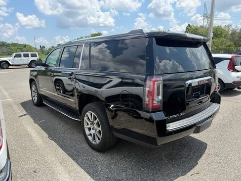 Used 2019 GMC Yukon XL Denali RWD image 4