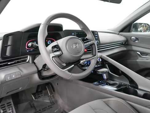 Used 2026 Hyundai Elantra SEL Sport Premium FWD image 22