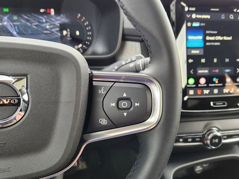 Used 2026 Volvo XC40 B5 Ultra w/ Protection Package Premier image 10