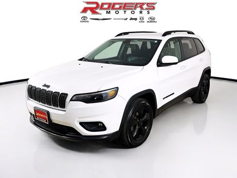 Used 2020 Jeep Cherokee Latitude Plus AWD/4WD image 3