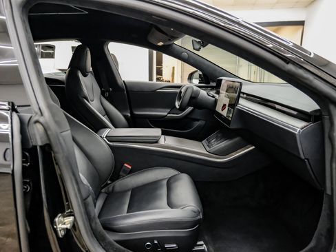 Used 2021 Tesla Model S Plaid image 31