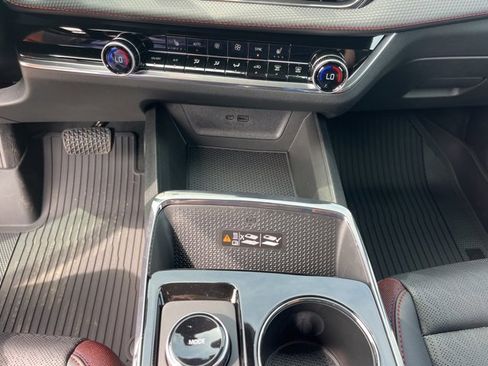 New 2026 Chevrolet Equinox RS w/ LPO, Floor Liner Package image 30