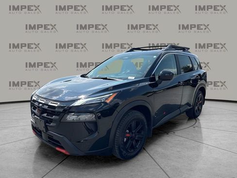 Used 2025 Nissan Rogue SV AWD/4WD image 1