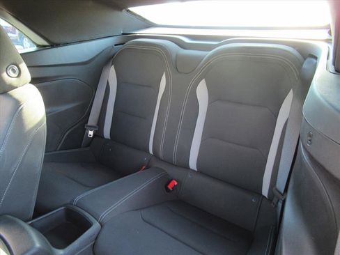 Used 2020 Chevrolet Camaro LT w/ Technology Package image 24