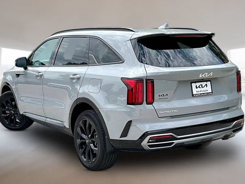 Certified 2023 Kia Sorento SX AWD/4WD image 4