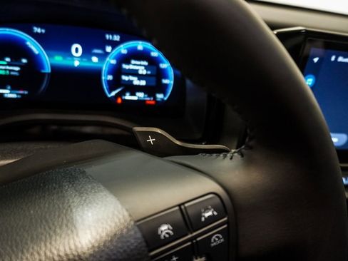 Used 2025 Toyota Camry XSE image 18