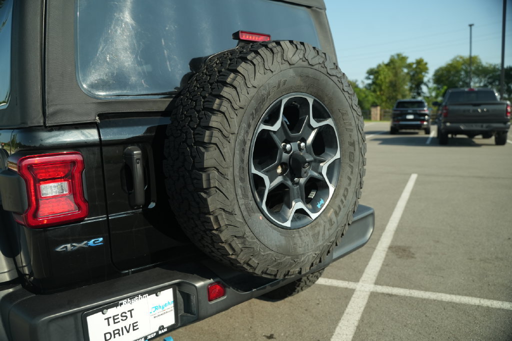 Used 2023 Jeep Wrangler Unlimited Rubicon 4xe w/ Cold Weather Group AWD/4WD image 48