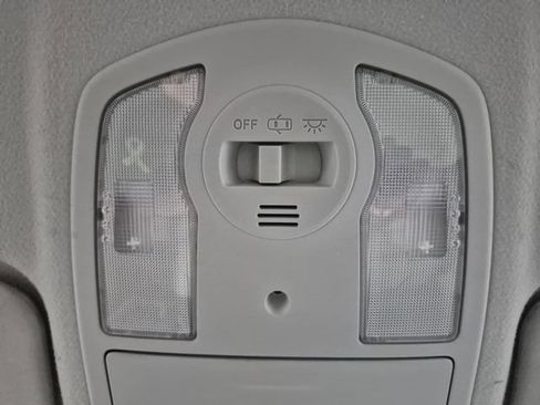 Used 2011 Toyota Prius Two FWD image 22