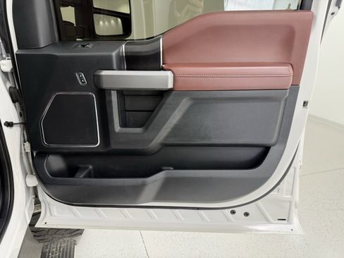 Used 2019 Ford F250 Platinum w/ Platinum Ultimate Package image 36