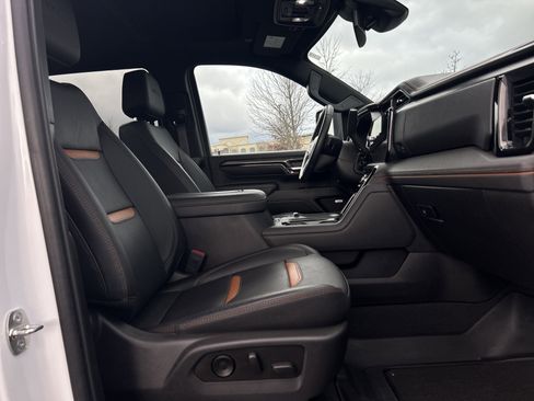 Used 2024 GMC Sierra 2500 AT4 w/ AT4 Preferred Package image 31