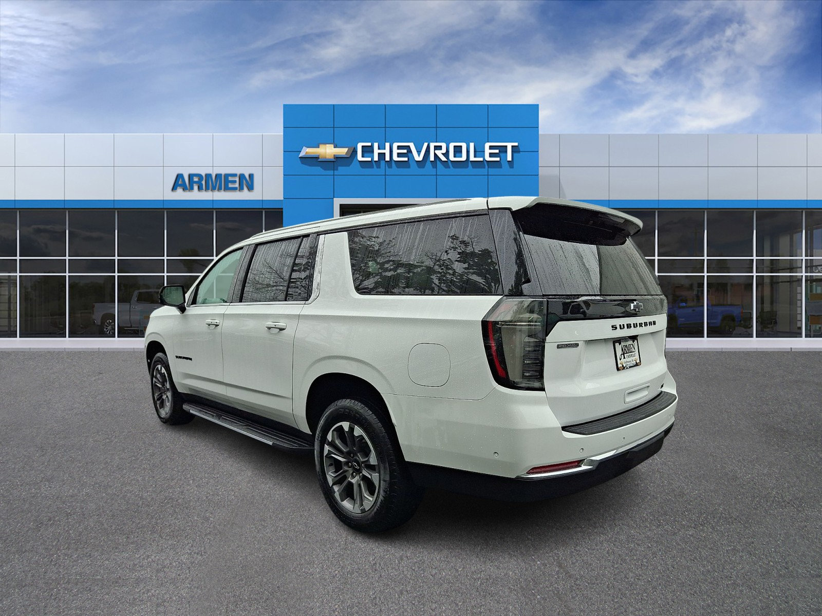 Used 2025 Chevrolet Suburban LT w/ Comfort Package AWD/4WD image 7