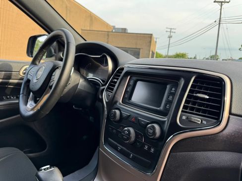 Used 2015 Jeep Grand Cherokee Laredo w/ Quick Order Package 23E AWD/4WD image 24