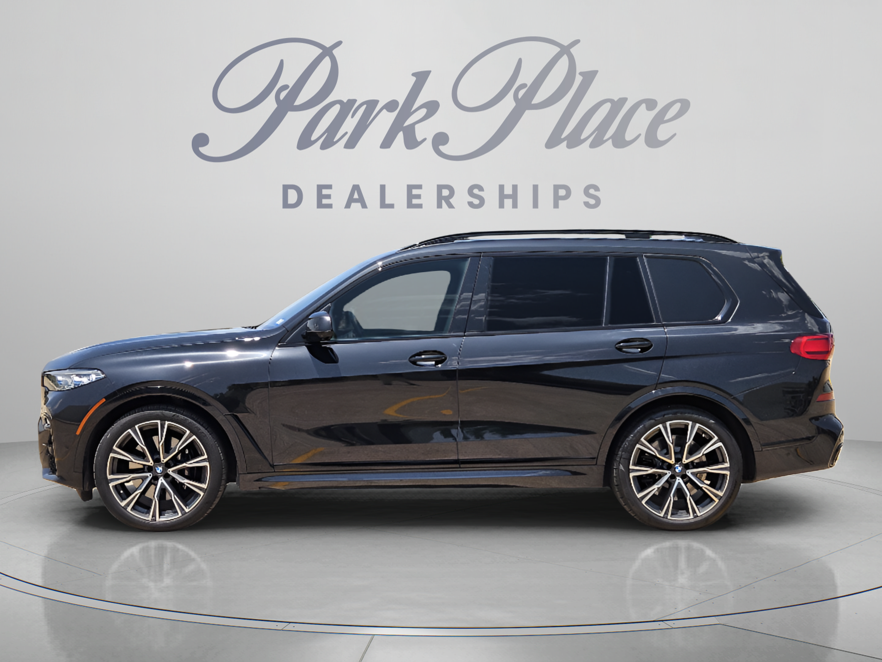 Used 2022 BMW X7 M50i AWD/4WD image 2