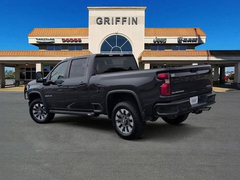 Used 2024 Chevrolet Silverado 2500 Custom w/ Custom Value Package AWD/4WD image 9