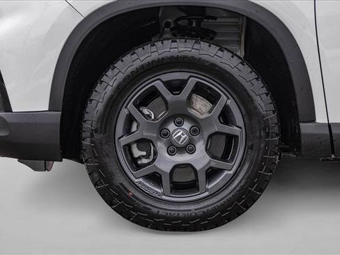New 2025 Honda Pilot TrailSport image 9