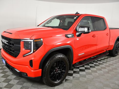 Used 2025 GMC Sierra 1500 Elevation w/ Elevation Premium Package AWD/4WD image 10