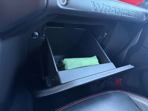 Used 2019 Jeep Wrangler Unlimited Rubicon AWD/4WD image 33