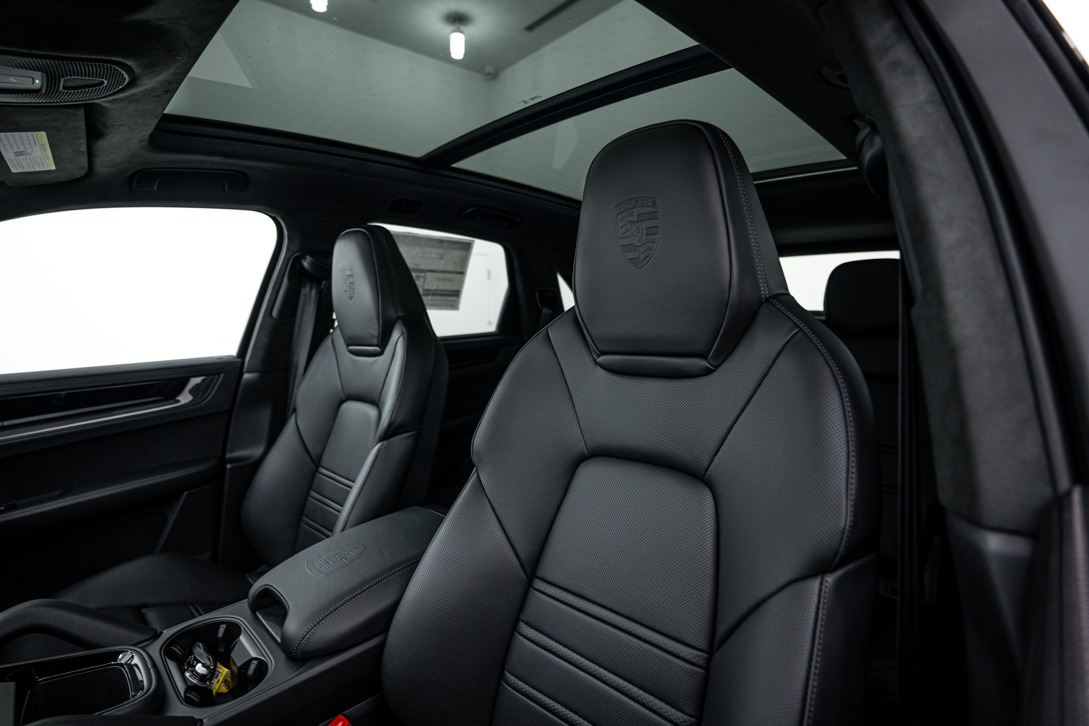 Used 2026 Porsche Cayenne GTS AWD/4WD image 23