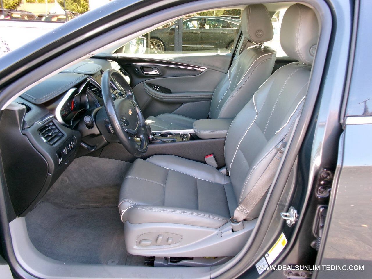 Used 2015 Chevrolet Impala LTZ FWD image 9