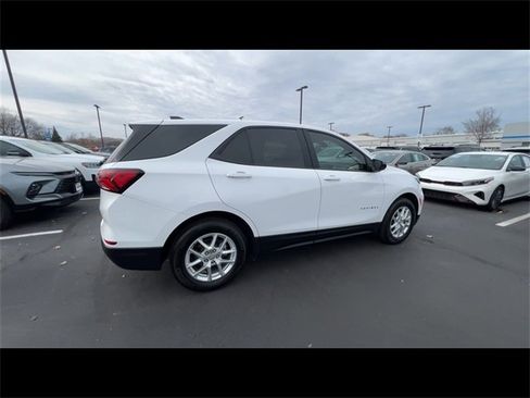 Certified 2024 Chevrolet Equinox LS w/ LS Convenience Package image 8