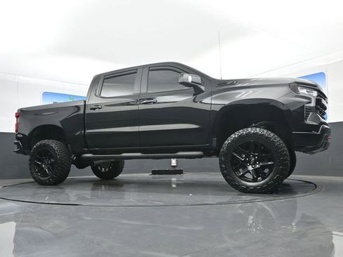 Used 2025 Chevrolet Silverado 1500 LT Trail Boss w/ LT Trail Boss Premium Package AWD/4WD image 21