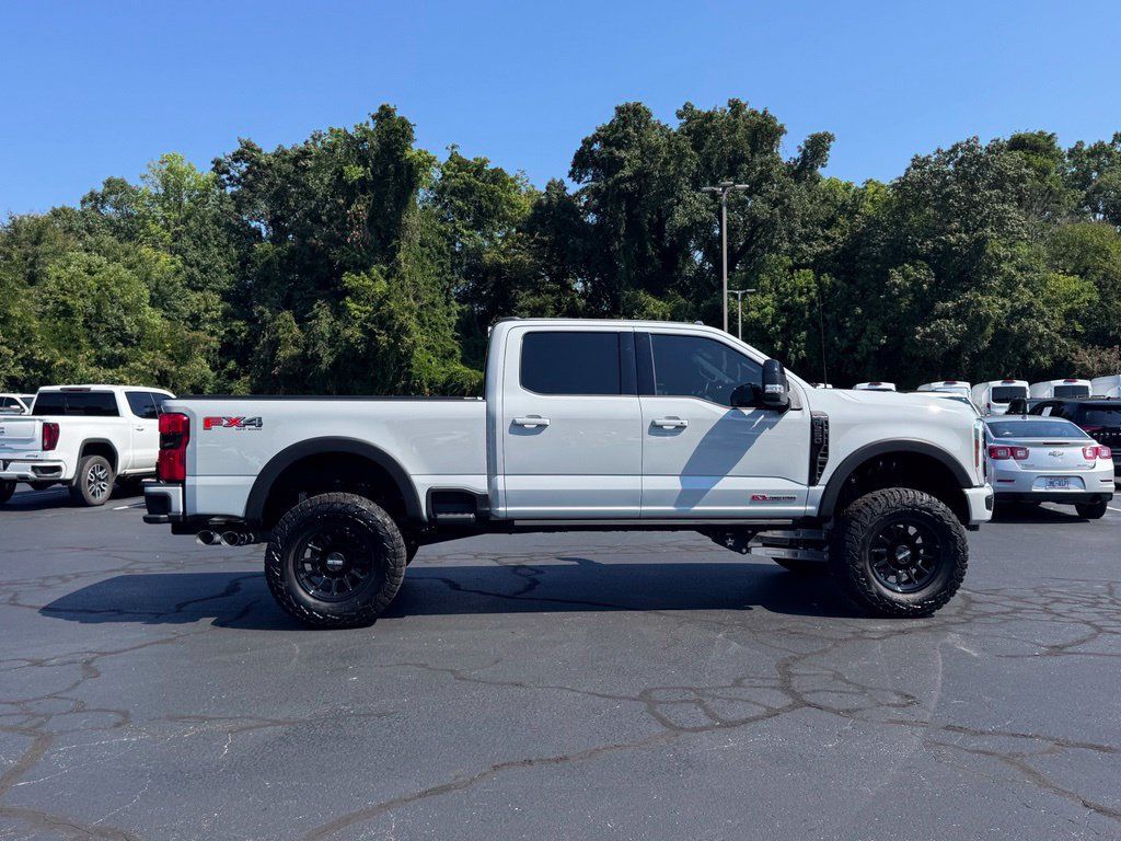 Used 2025 Ford F250 Platinum AWD/4WD image 4
