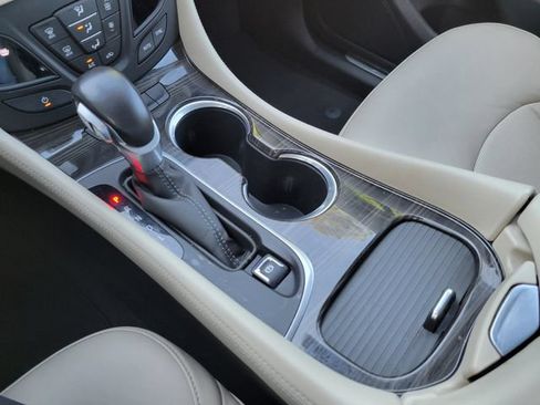 Used 2019 Buick Envision Essence FWD image 37