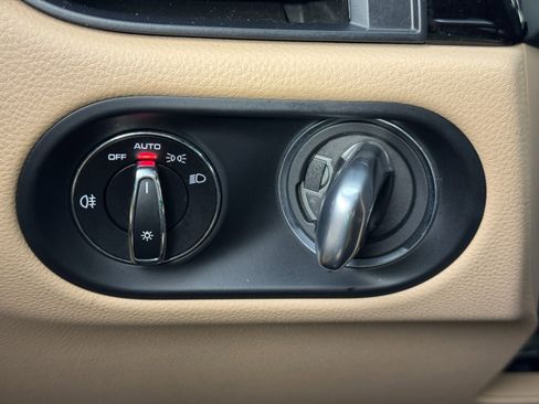 Used 2021 Porsche Macan image 19