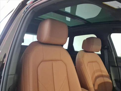 Certified 2025 Audi Q3 2.0T Premium image 23