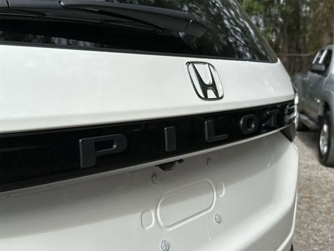 New 2025 Honda Pilot EX-L image 7