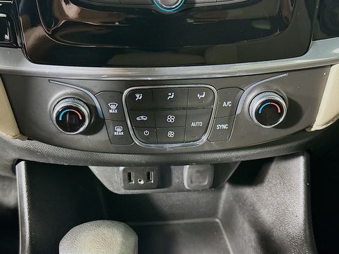 Used 2022 Chevrolet Traverse LS w/ Midnight/Sport Edition FWD image 23