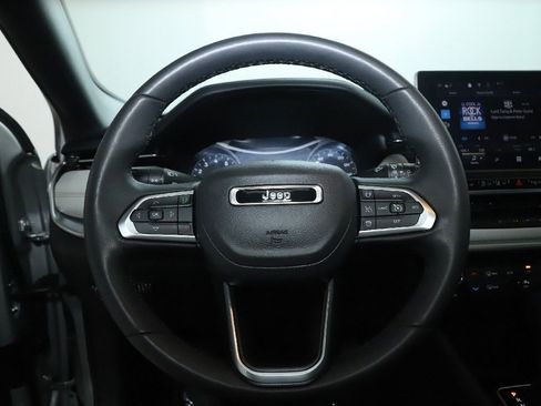 Used 2025 Jeep Compass Limited AWD/4WD image 21