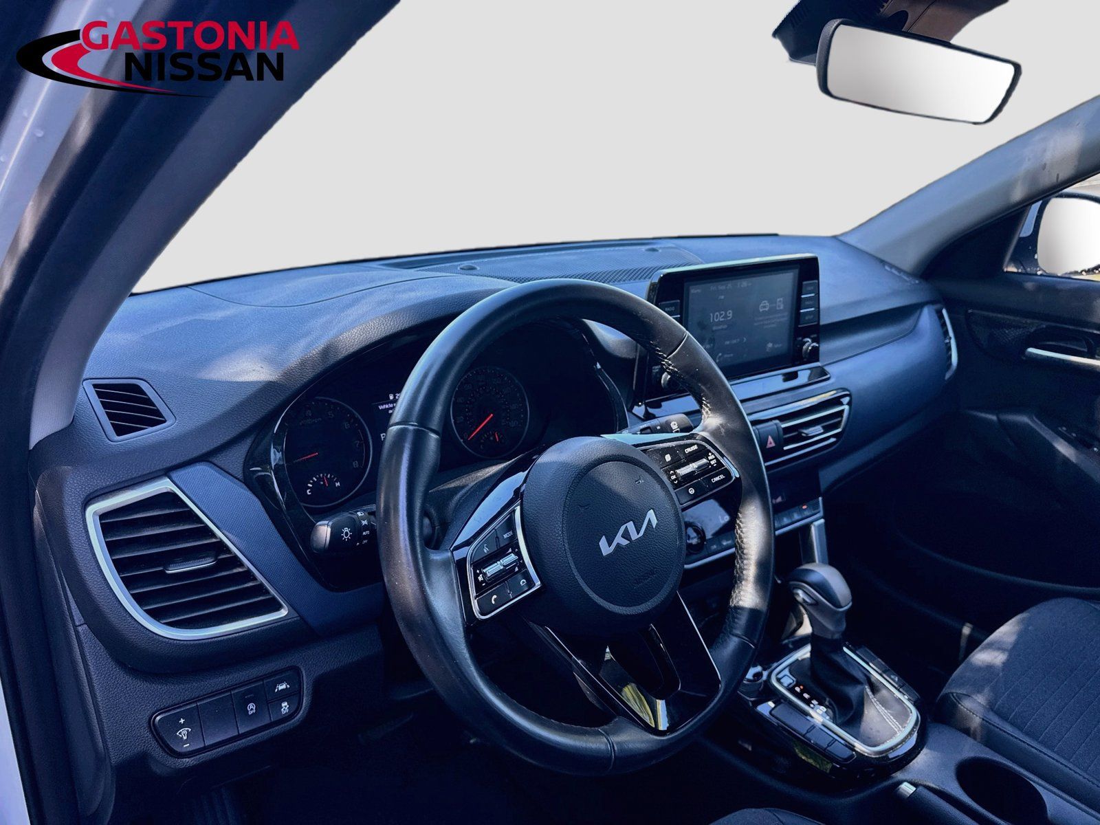 Used 2023 Kia Seltos S FWD image 11