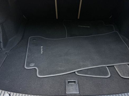 Used 2017 Mercedes-Benz C 300 4MATIC Sedan image 34