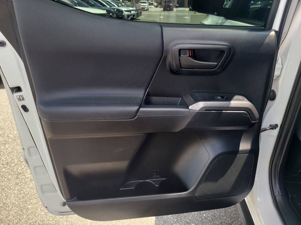 Used 2019 Toyota Tacoma TRD Sport RWD image 9