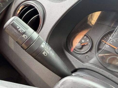 Used 2015 Jeep Patriot Latitude AWD/4WD image 34