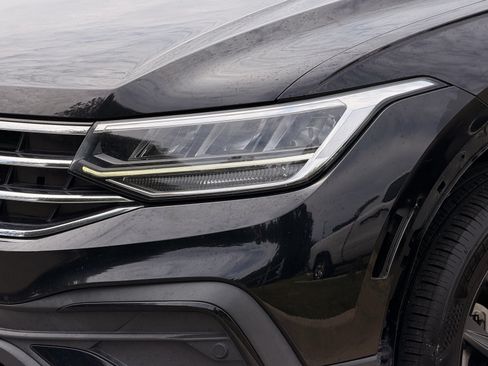 Used 2022 Volkswagen Tiguan SE FWD image 8