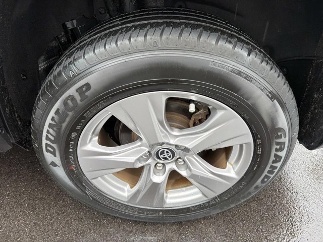 Used 2023 Toyota RAV4 XLE FWD image 31
