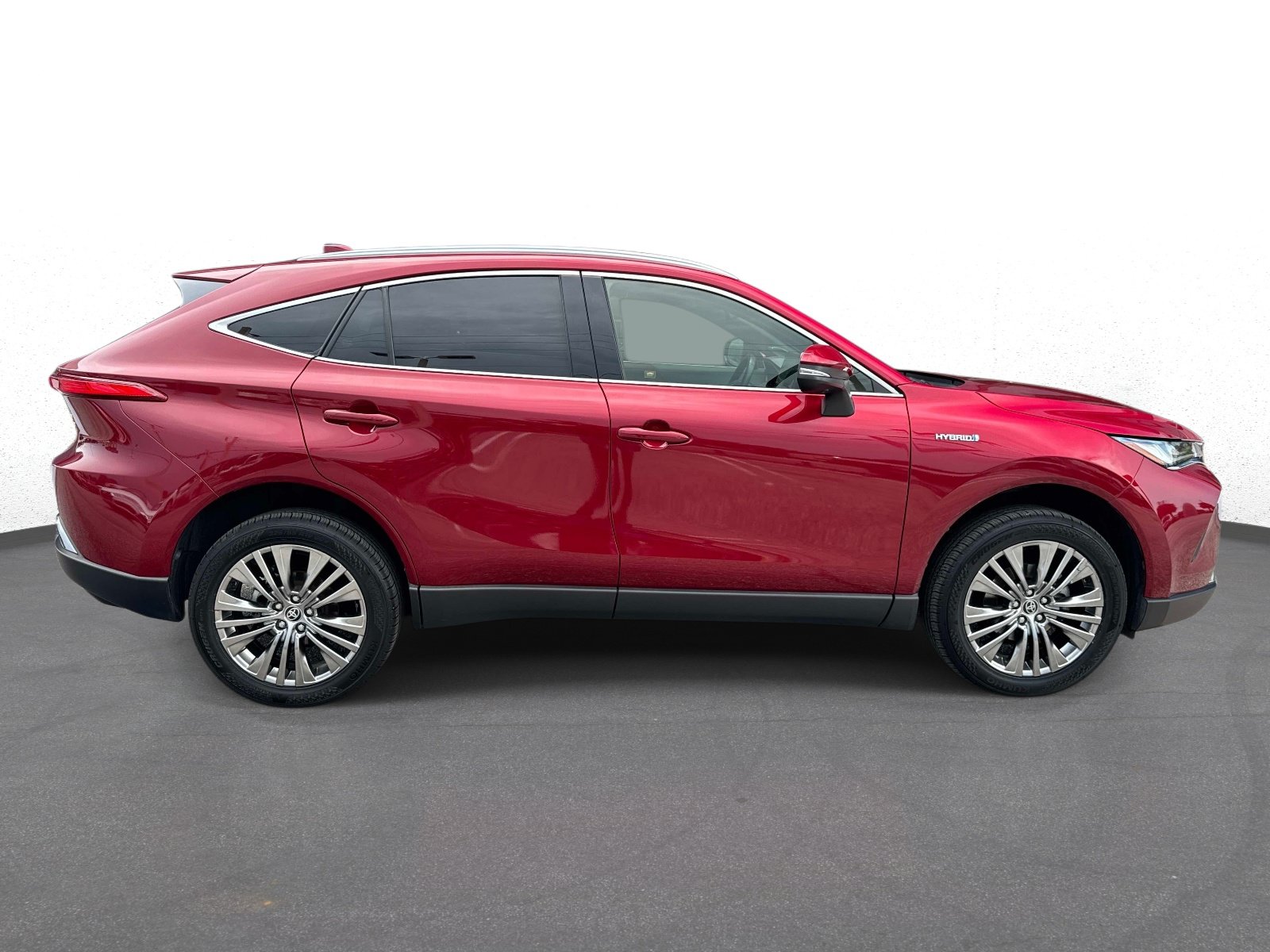 Used 2021 Toyota Venza Limited AWD/4WD image 2