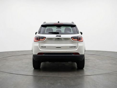 Used 2025 Jeep Compass Trailhawk image 7