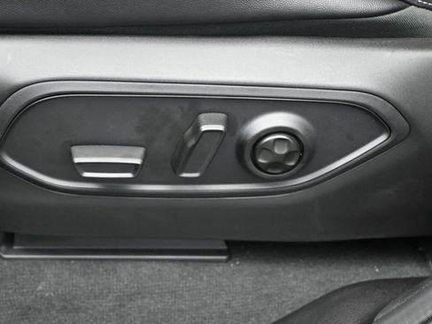 New 2025 Jeep Grand Cherokee L Limited w/ Black Appearance Package image 18