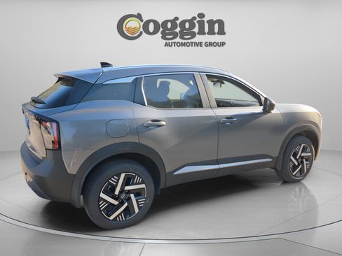 New 2026 Nissan Kicks SV FWD image 5